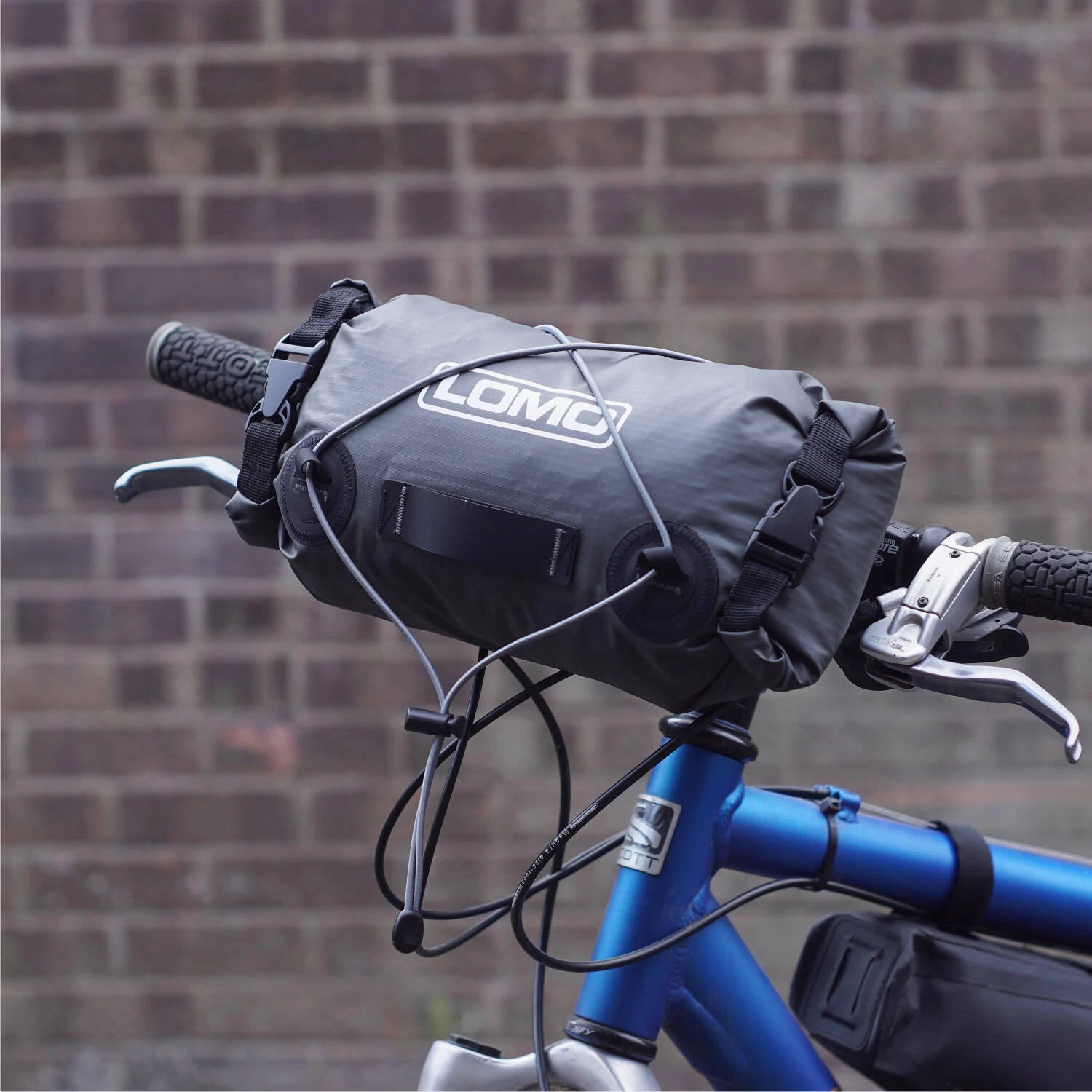 Lomo 3L Bikepacking Handlebar Bag 2 Lomo 3L Bikepacking Handlebar Bag - Image 2
