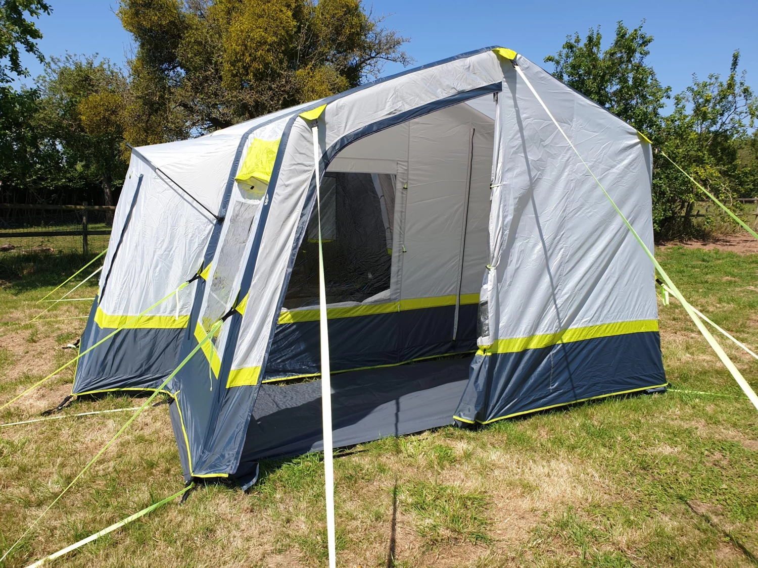 OLPRO Home 5 Berth Inflatable Family Tent 7 OLPRO Home 5 Berth Inflatable Family Tent - Image 7