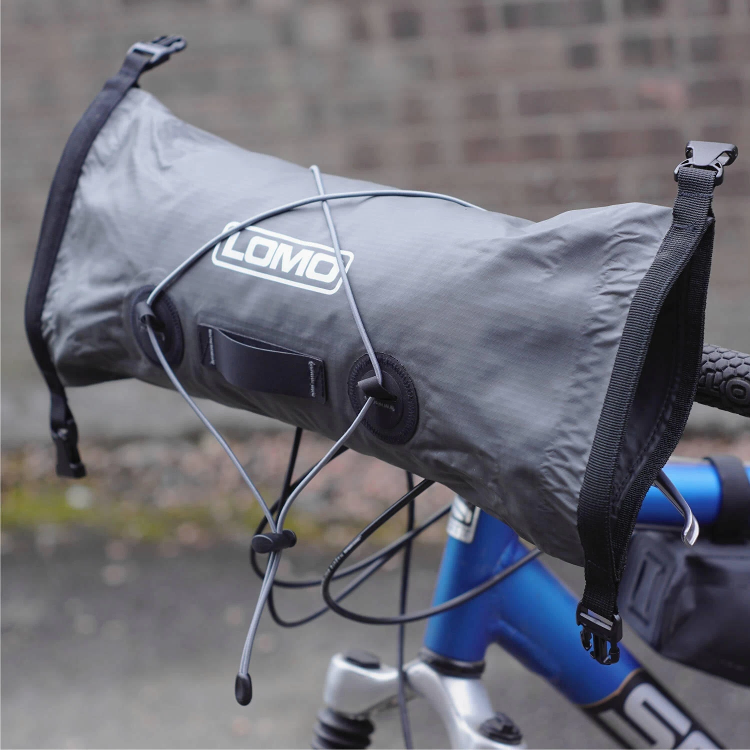 Lomo 3L Bikepacking Handlebar Bag 3 Lomo 3L Bikepacking Handlebar Bag - Image 3
