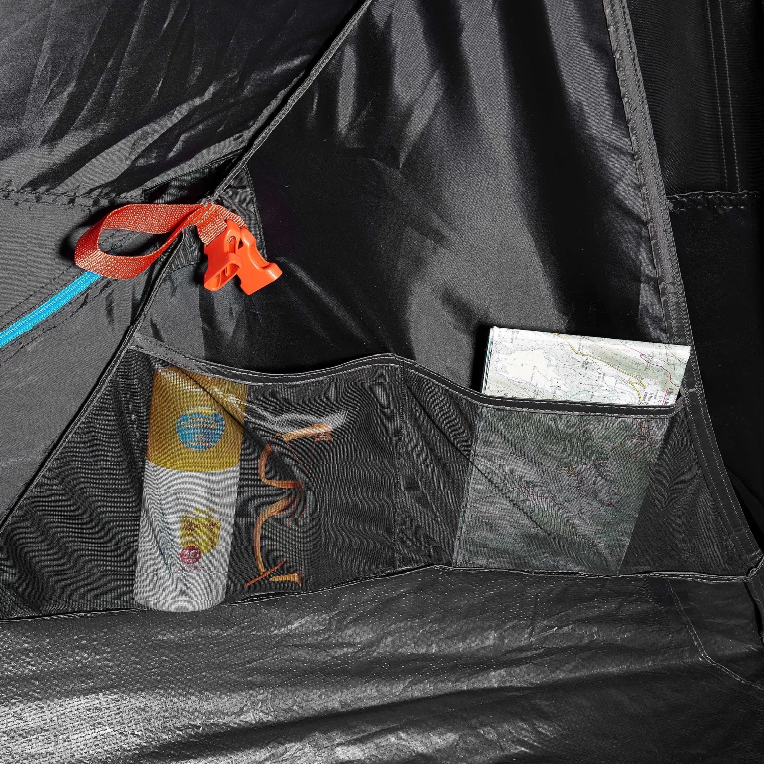 Quechua 3 Man Pop-Up Blackout Tent 16 Quechua 3 Man Pop-Up Blackout Tent - Image 16